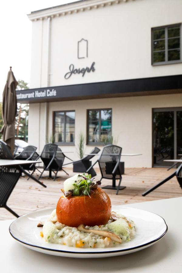 Hotel Restaurant Joseph Bruckneudorf Bagian luar foto